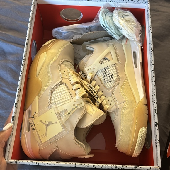 OFF WHITE 4’s!!! Only worn twice!!!!! - Picture 9 of 9